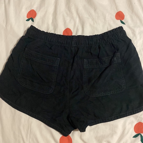 American Eagle Vacay Shorts - Picture 5 of 6